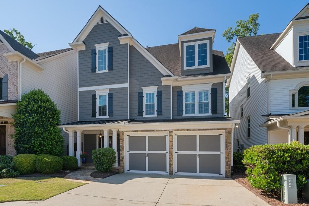 3 bedroom, 3 bathroom, 2,955 sq ft single family residence sold at 3735 Paces Park Circle, Smyrna, GA 30080