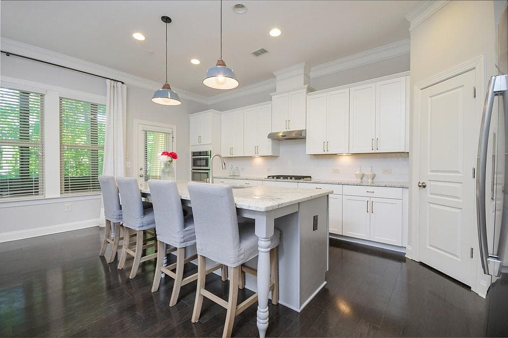 4 bedroom, 4 bathroom, 2,587 sq ft townhouse sold at 152 Brindle Lane, Alpharetta, GA 30009