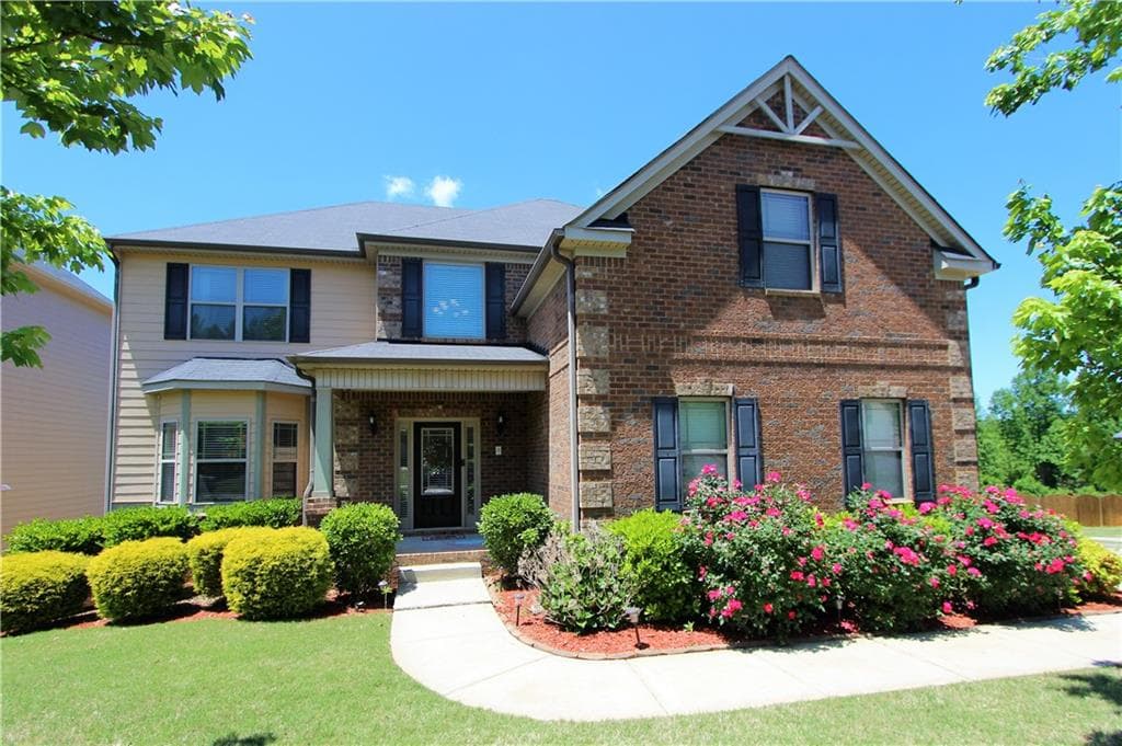 4 bedroom, 3 bathroom, 3,040 sq ft single family residence sold at 3518 Clarecastle Drive, Buford, GA 30519
