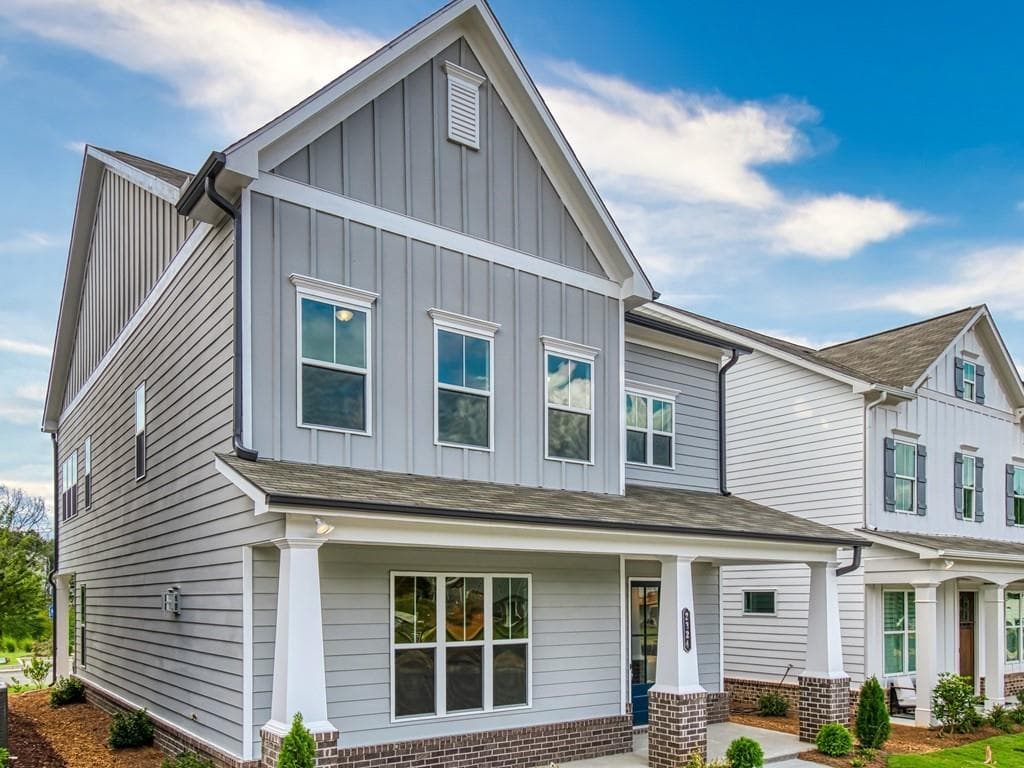 3 bedroom, 3 bathroom, 2,213 sq ft single family residence sold at 2324 Echelon Lane, Smyrna, GA 30080