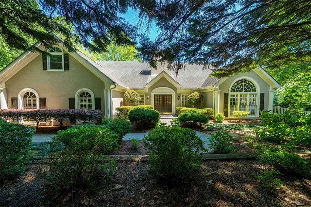 4 bedroom, 4 bathroom, 3,783 sq ft single family residence sold at 4050 Jordan Lake Drive, Marietta, GA 30062
