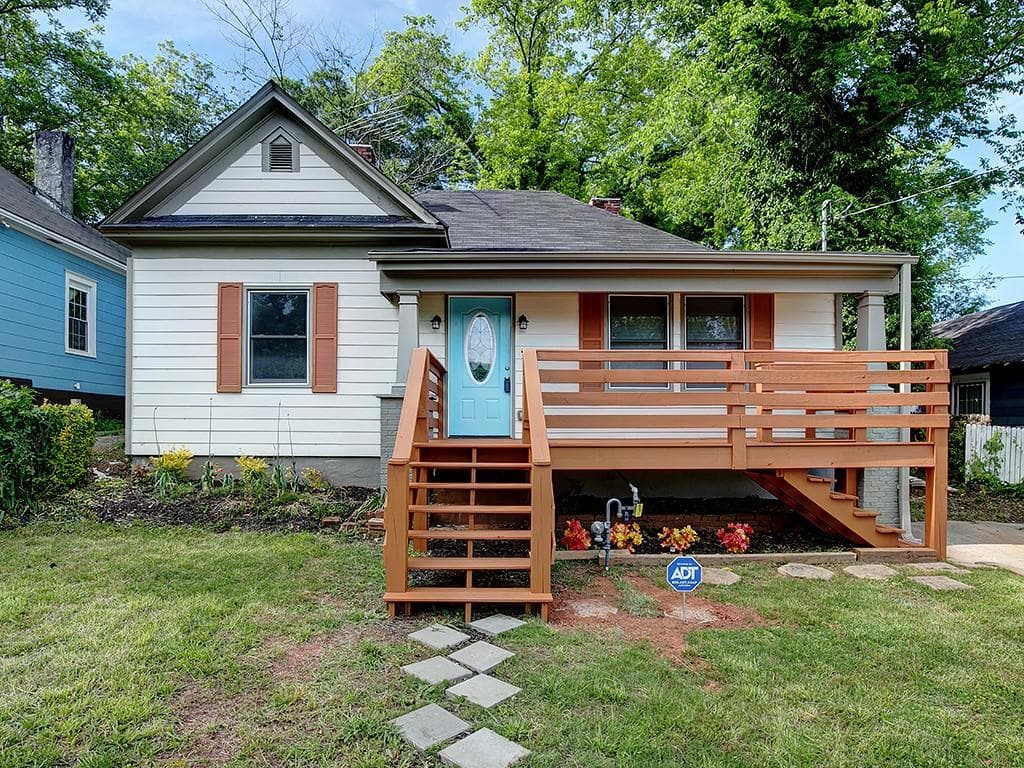 3 bedroom, 2 bathroom, 1,600 sq ft single family residence sold at 208 Adair Avenue, Atlanta, GA 30315