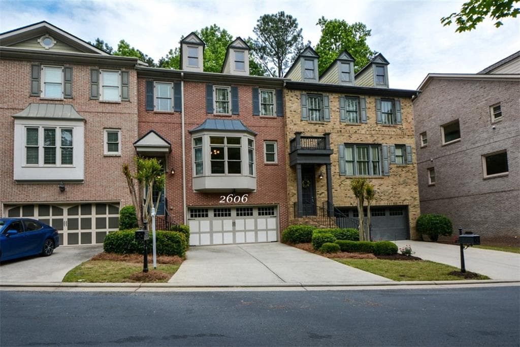 2606 Long Pointe, Roswell, GA 30076 — most recent listing photo