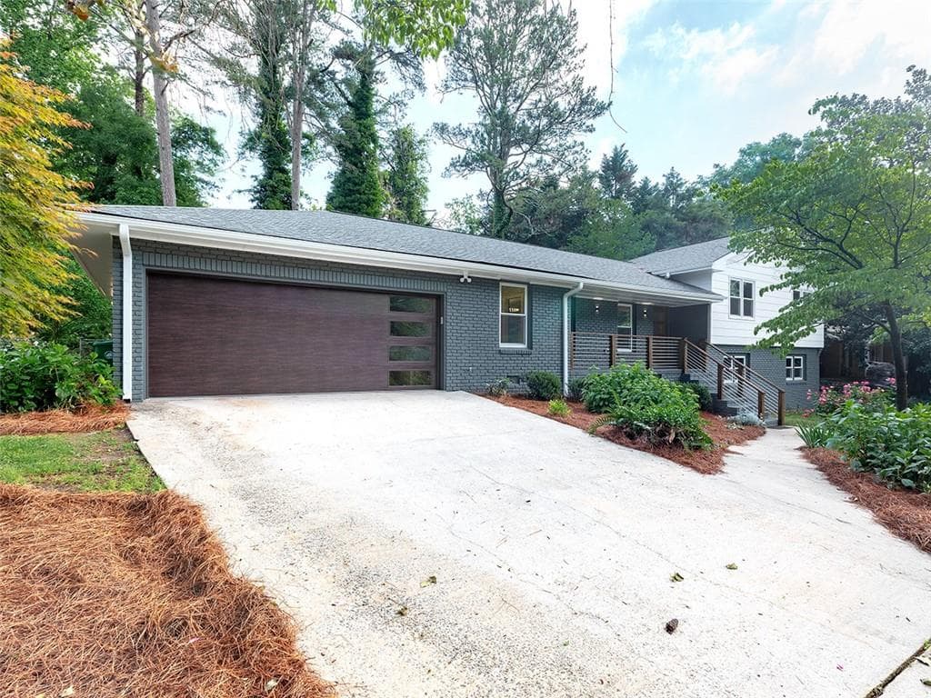 4 bedroom, 4 bathroom, 2,800 sq ft single family residence sold at 2874 Greenbush Place, Atlanta, GA 30345