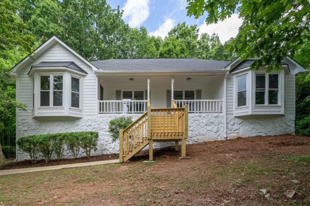 3 bedroom, 2 bathroom, 1,734 sq ft single family residence sold at 72 Due West Street, Dallas, GA 30157
