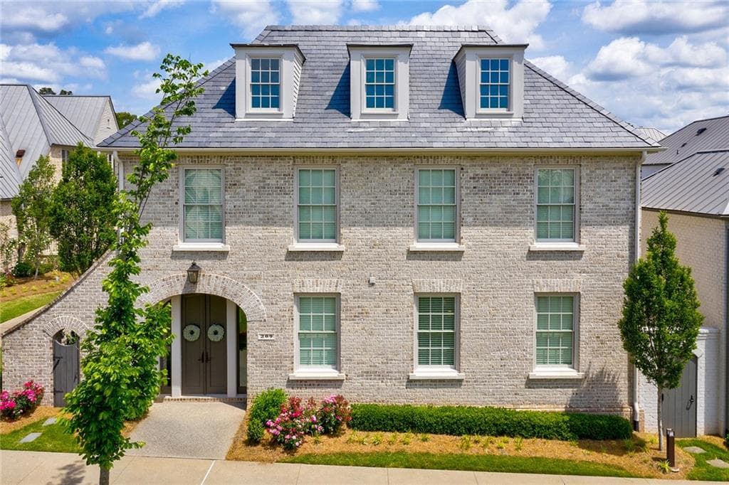 4 bedroom, 5 bathroom, 4,162 sq ft single family residence sold at 209 N Esplanade, Alpharetta, GA 30009