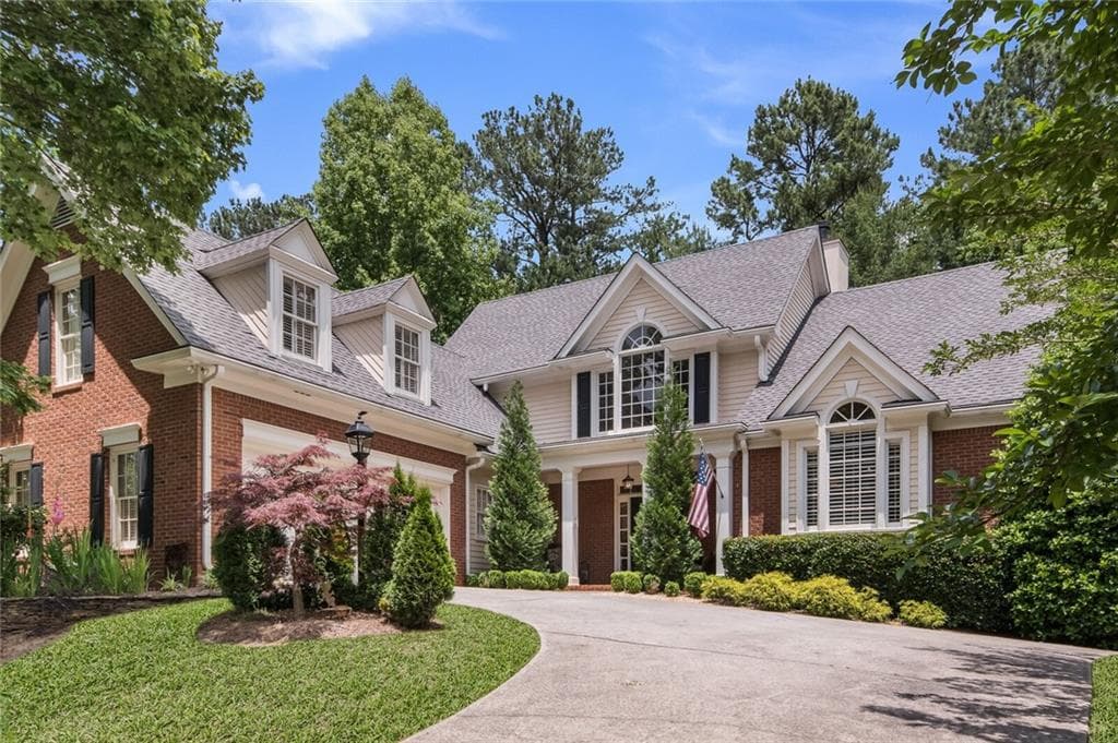 4 bedroom, 4 bathroom, 4,416 sq ft single family residence sold at 2815 Gleneagles Pointe, Alpharetta, GA 30005