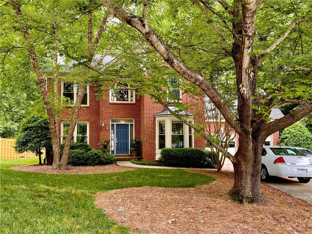 4 bedroom, 3 bathroom, 2,738 sq ft single family residence sold at 565 Ashvale Overlook, Alpharetta, GA 30005