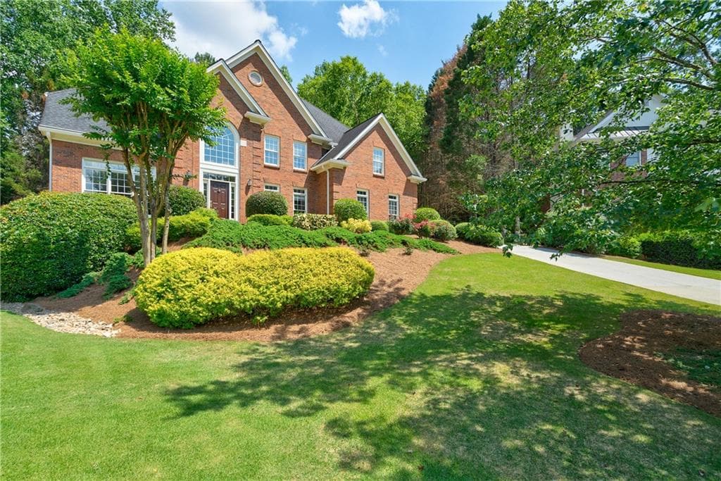 4 bedroom, 5 bathroom, 4,284 sq ft single family residence sold at 1230 Creek Ridge Crossing, Alpharetta, GA 30005