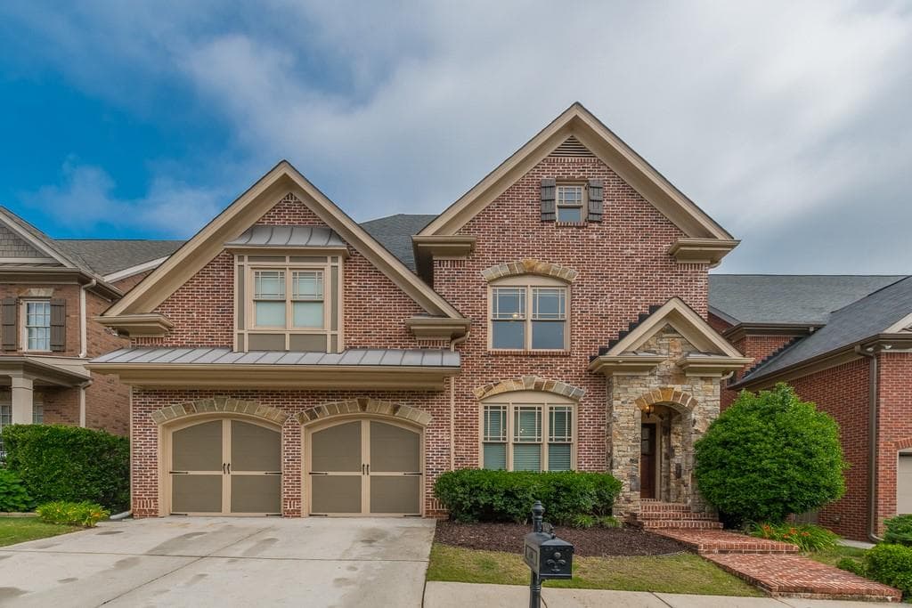 4 bedroom, 5 bathroom, 3,189 sq ft single family residence sold at 4746 Lakeway Place, Alpharetta, GA 30005