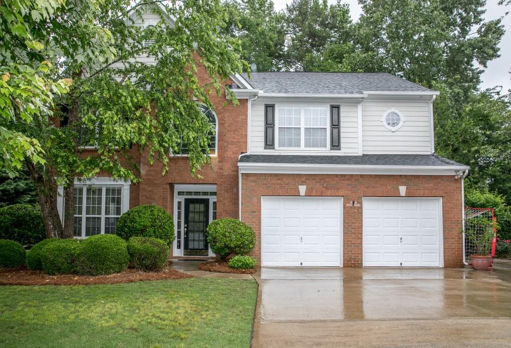 5 bedroom, 3 bathroom, 3,200 sq ft single family residence sold at 2820 Rockvale Court, Alpharetta, GA 30004