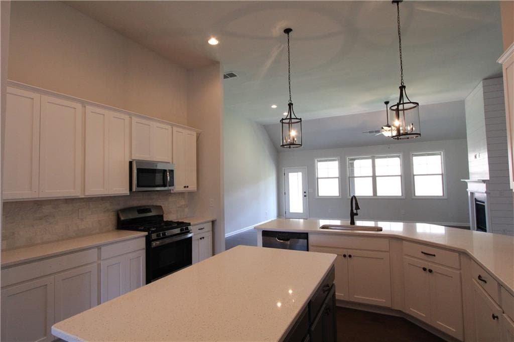 3 bedroom, 3 bathroom, 2,446 sq ft single family residence sold at 8365 Gannon Trail, Gainesville, GA 30506