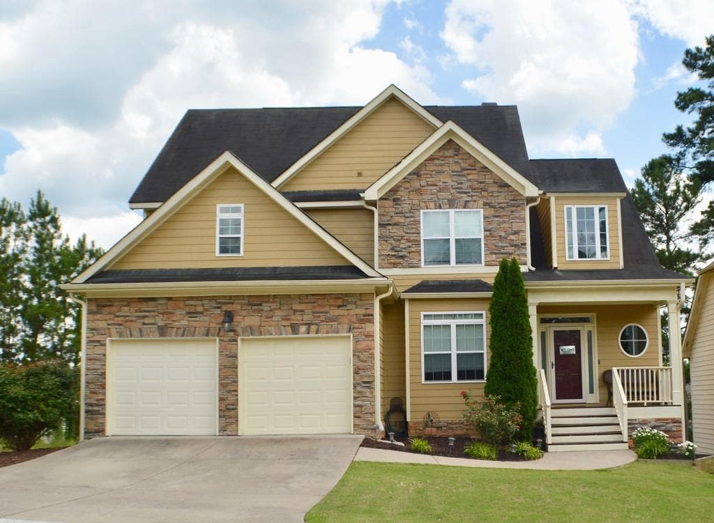 4 bedroom, 3 bathroom, 2,934 sq ft single family residence sold at 547 S Fortune Way, Dallas, GA 30157