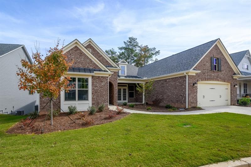 3 bedroom, 3 bathroom, 2,813 sq ft single family residence sold at 129 Laurel Overlook, Canton, GA 30114