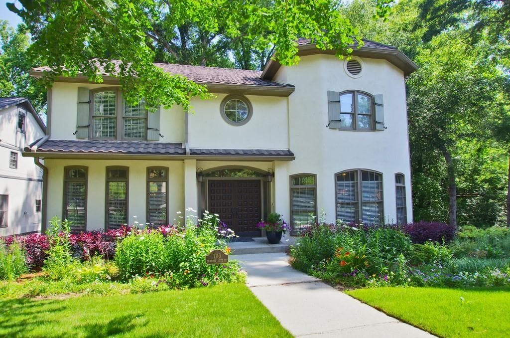 5 bedroom, 4 bathroom, 4,158 sq ft single family residence sold at 700 Elkmont Drive, Atlanta, GA 30306