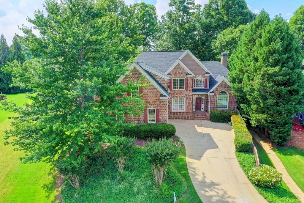 6 bedroom, 5 bathroom, 5,663 sq ft single family residence sold at 995 Sentry Ridge Crossing, Suwanee, GA 30024