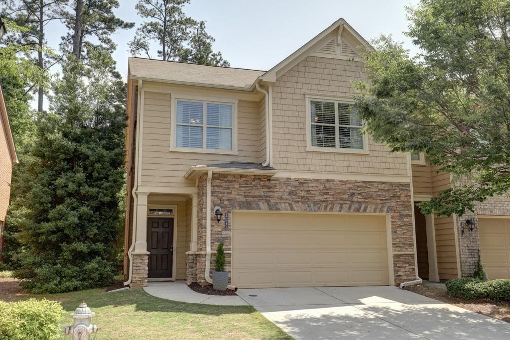 1572 Lenox Overlook Road, Brookhaven, GA 30329 — most recent listing photo