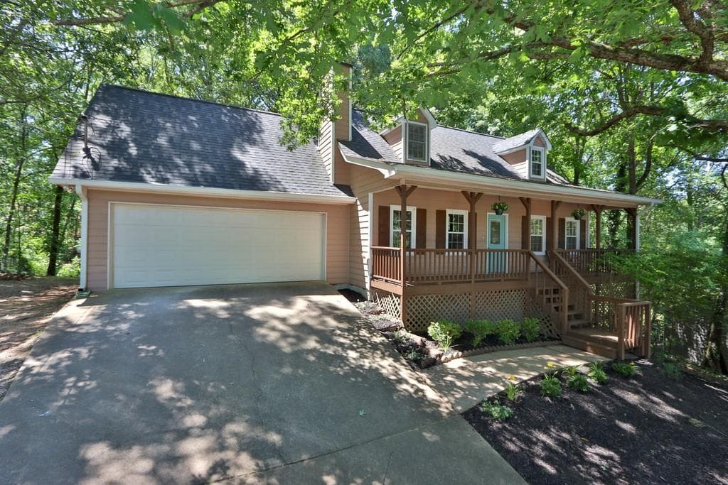 3 bedroom, 2 bathroom, 2,330 sq ft single family residence sold at 611 Alma Court, Buford, GA 30518
