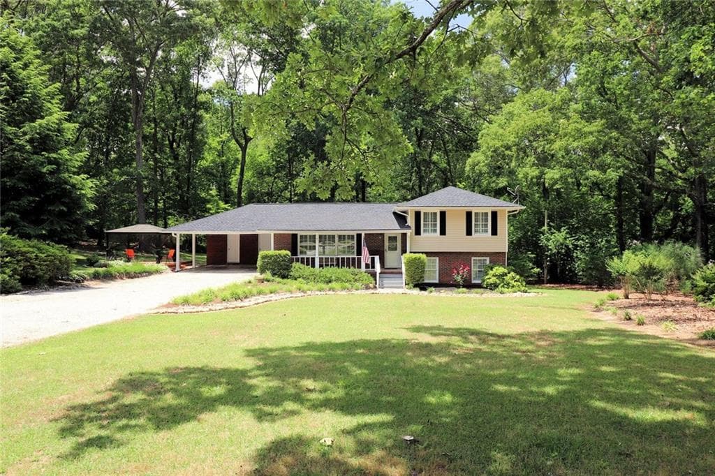 3 bedroom, 2 bathroom, 1,750 sq ft single family residence sold at 318 Friendship Church Road, Douglasville, GA 30134