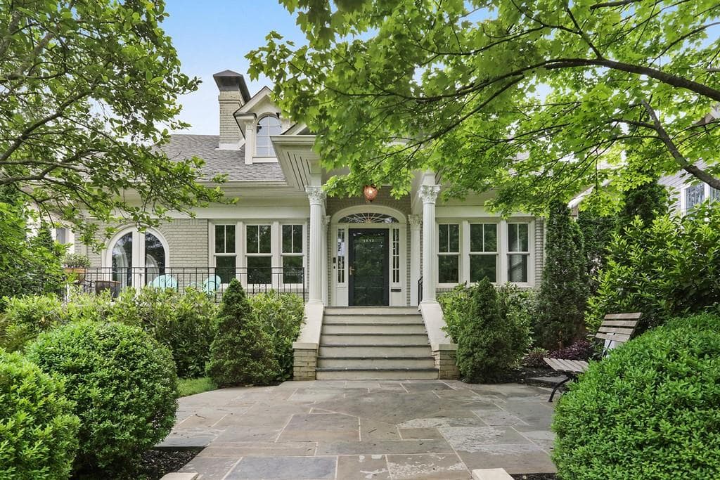 5 bedroom, 4 bathroom, 3,800 sq ft single family residence sold at 1332 Lanier Boulevard, Atlanta, GA 30306