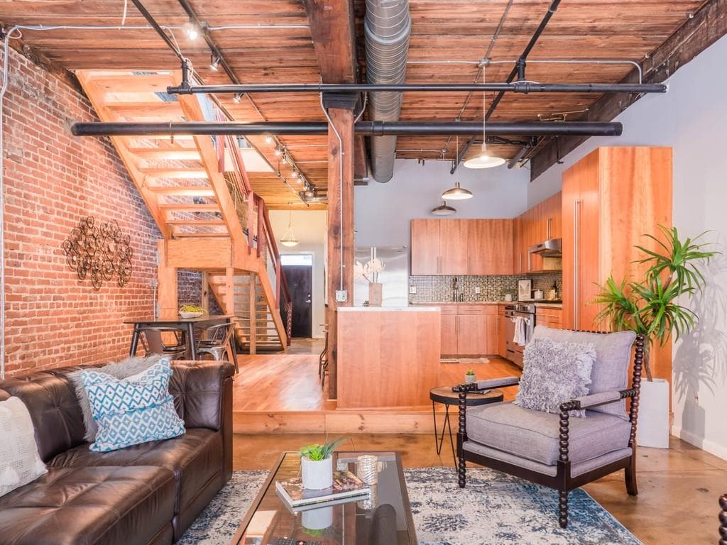2 bedroom, 2 bathroom, 1,810 sq ft condominium sold at 320 Peters Street 13, Atlanta, GA 30313