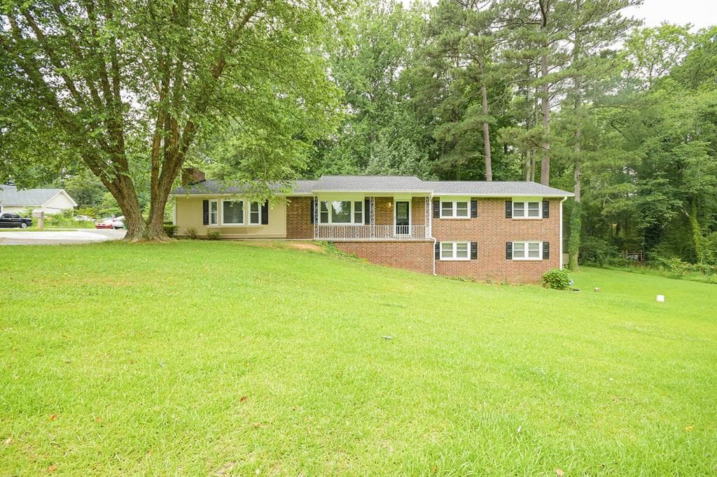 5 bedroom, 3 bathroom, 3,020 sq ft single family residence sold at 2427 Bailey Drive, Norcross, GA 30071