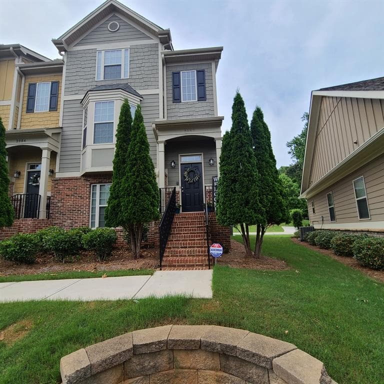 3 bedroom, 4 bathroom, 2,153 sq ft townhouse sold at 3982 Llewellin Lane, Smyrna, GA 30082