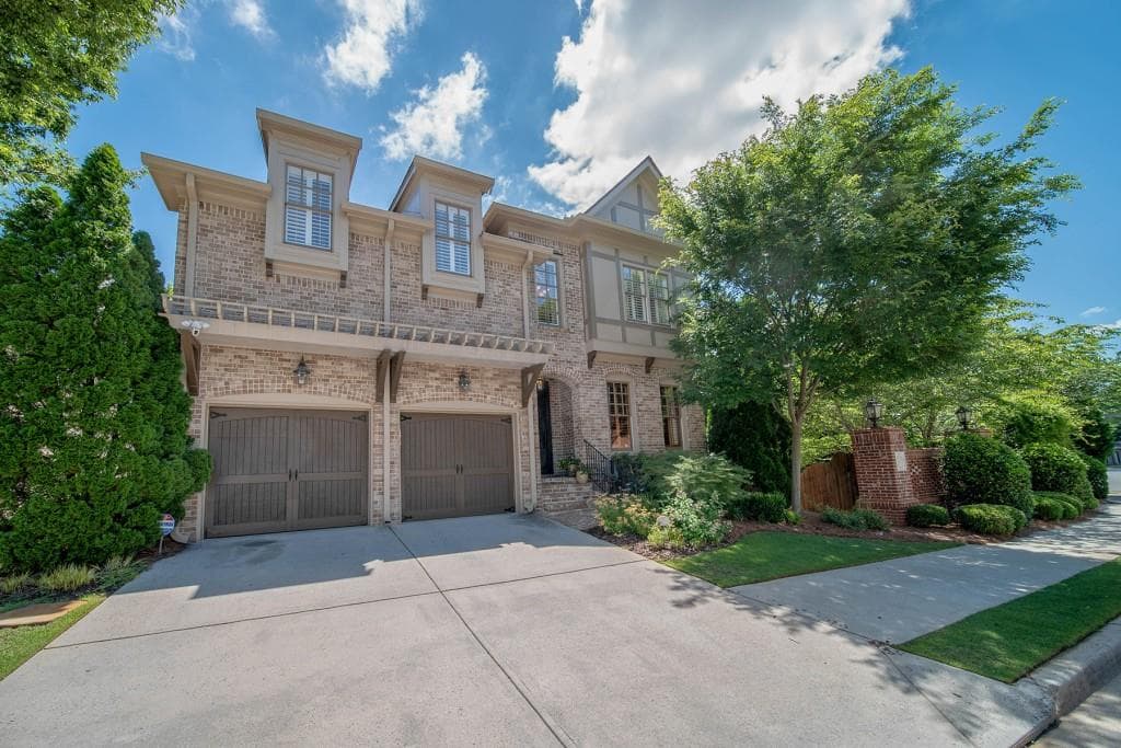4 bedroom, 6 bathroom, 5,457 sq ft single family residence sold at 450 Society Street, Alpharetta, GA 30022