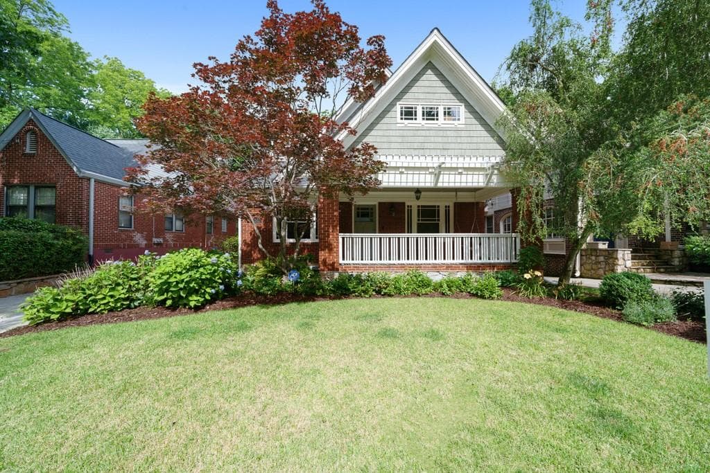 5 bedroom, 4 bathroom, 3,868 sq ft single family residence sold at 1271 Avalon Place, Atlanta, GA 30306