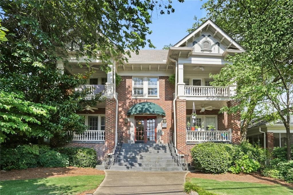 1 bedroom, 1 bathroom, 628 sq ft condominium sold at 1071 N Highland Avenue 2, Atlanta, GA 30306