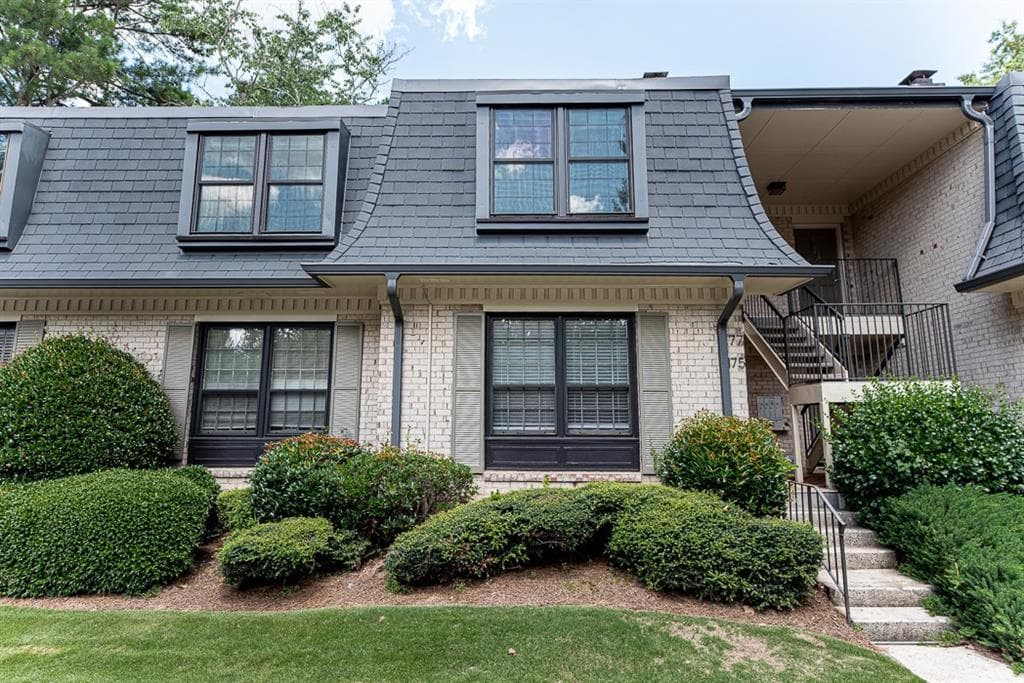 3 bedroom, 2 bathroom, 1,500 sq ft condominium sold at 177 Maribeau Square 177, Atlanta, GA 30327