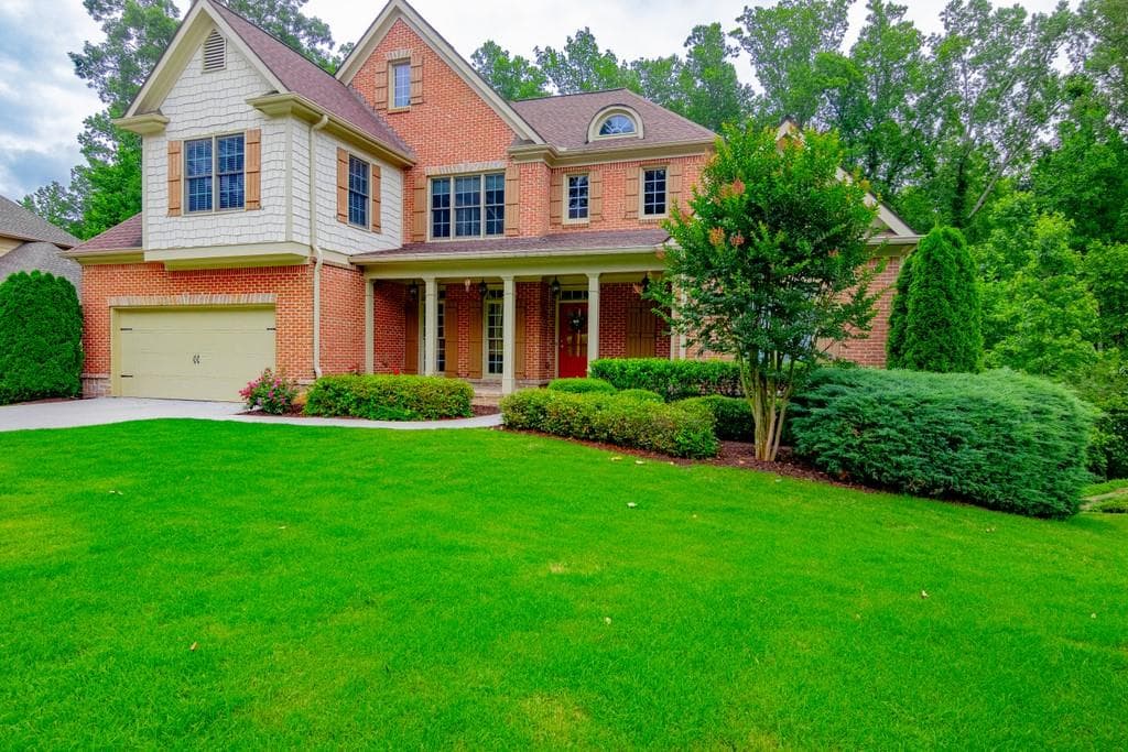 4 bedroom, 5 bathroom, 3,106 sq ft single family residence sold at 3075 PROMENADE Place, Buford, GA 30519