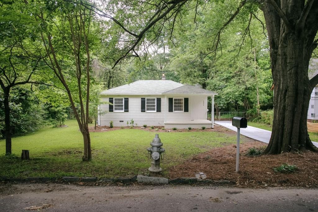 3 bedroom, 1 bathroom, 958 sq ft single family residence sold at 1995 Sumter Street, Atlanta, GA 30318