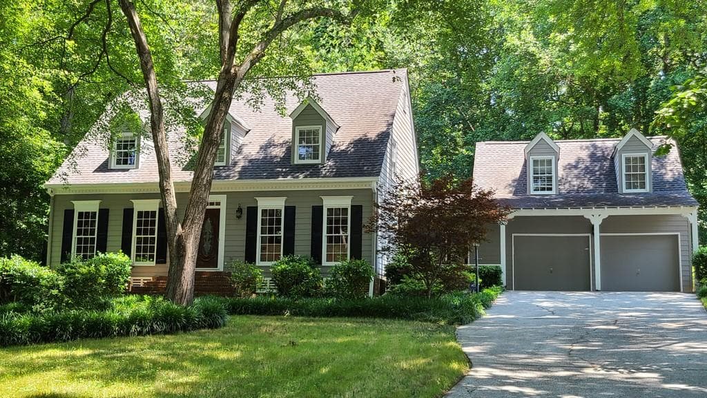 4 bedroom, 3 bathroom, 2,878 sq ft single family residence sold at 2972 Moorings Parkway, Snellville, GA 30039