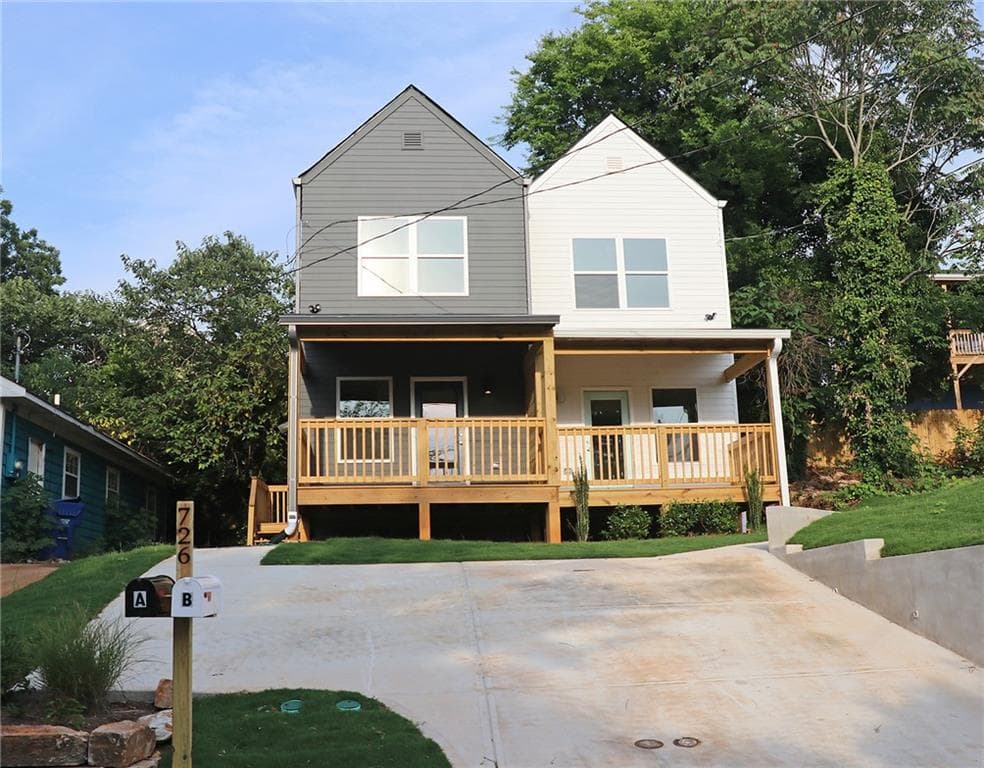 2 bedroom, 2 bathroom, 860 sq ft townhouse sold at 726B Grant Terrace, Atlanta, GA 30315