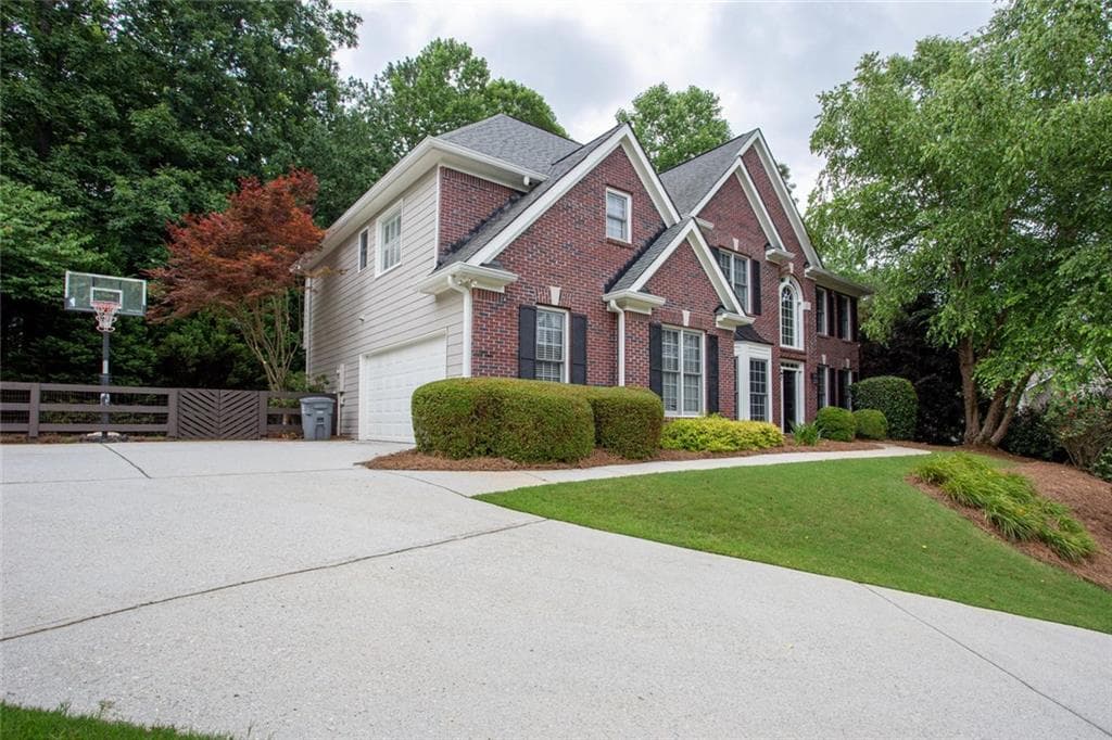 3055 Burlingame Drive, Roswell, GA 30075 — most recent listing photo