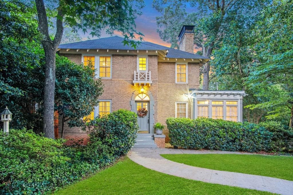 3 bedroom, 3 bathroom, 2,244 sq ft single family residence sold at 1180 Cameron Court, Atlanta, GA 30306