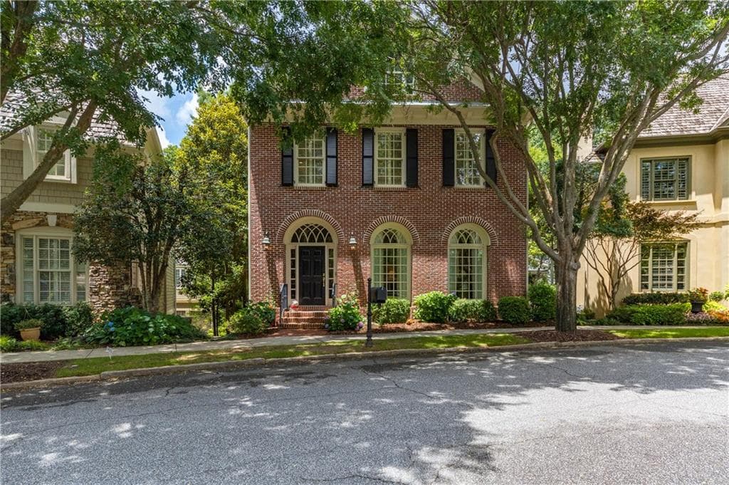 4 bedroom, 4 bathroom single family residence sold at 14 Conifer Circle, Atlanta, GA 30342