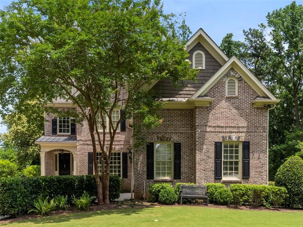 6 bedroom, 6 bathroom, 4,975 sq ft single family residence sold at 3999 N Stratford Road, Atlanta, GA 30342
