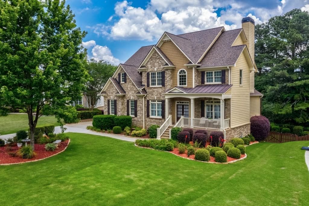 6 bedroom, 5 bathroom, 4,324 sq ft single family residence sold at 2440 Saxony Trace, Alpharetta, GA 30005