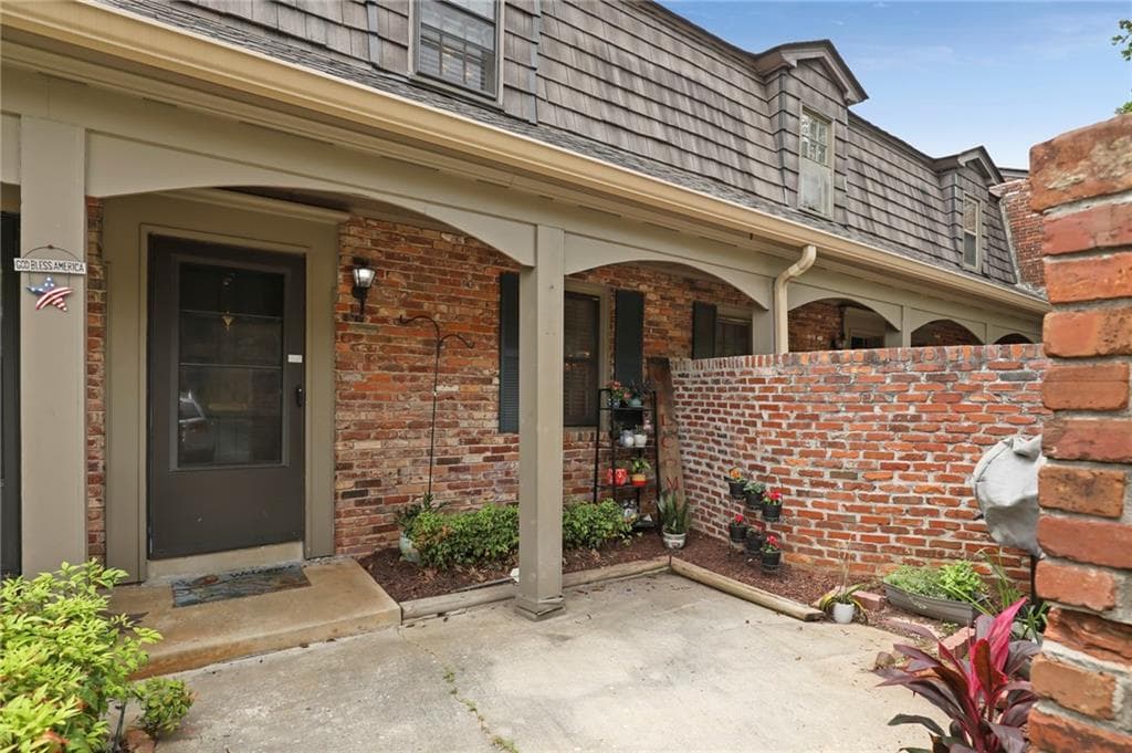 2 bedroom, 2 bathroom, 960 sq ft condominium sold at 3113 Colonial Way F, Atlanta, GA 30341