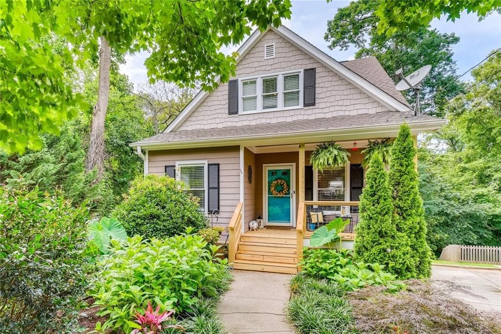 4 bedroom, 3 bathroom, 2,285 sq ft single family residence sold at 2605 Smith Street, Atlanta, GA 30318