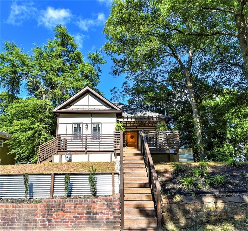 3 bedroom, 2 bathroom, 1,550 sq ft single family residence sold at 865 HALL Street, Atlanta, GA 30318