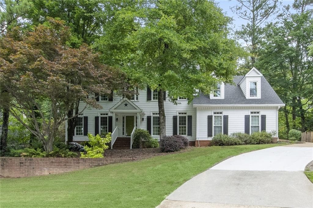 4 bedroom, 3 bathroom, 3,008 sq ft single family residence sold at 135 Ludwell Court, Alpharetta, GA 30022