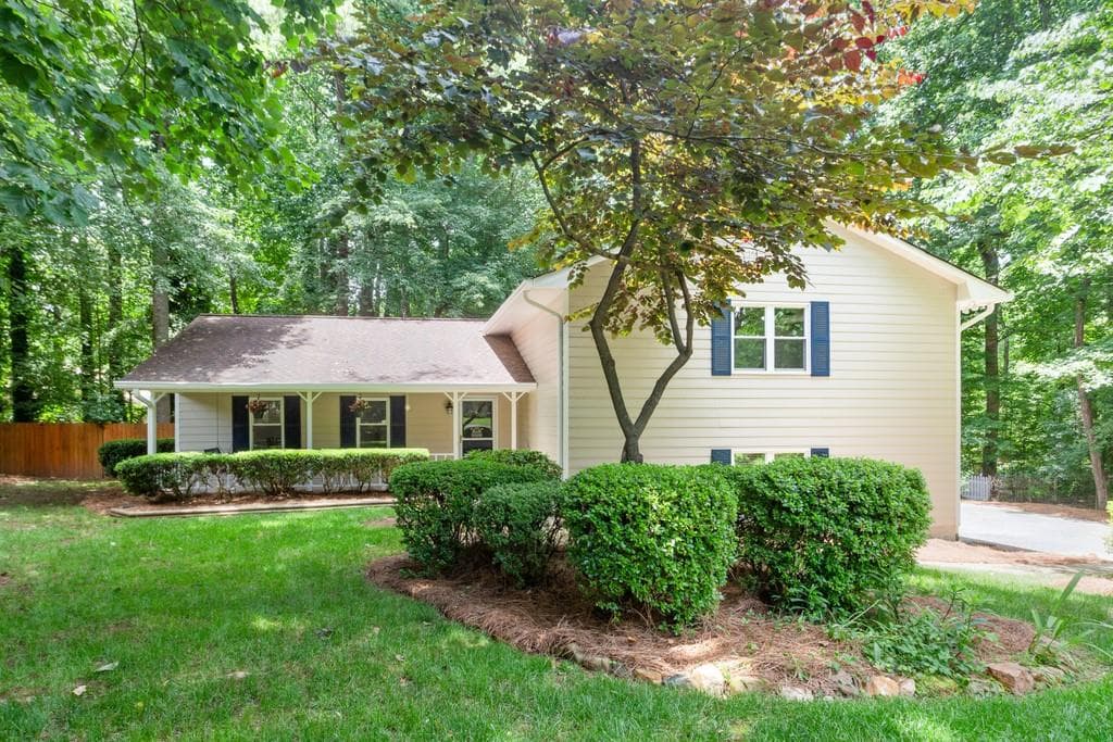 4 bedroom, 2 bathroom, 2,014 sq ft single family residence sold at 2239 N River Trail, Marietta, GA 30066