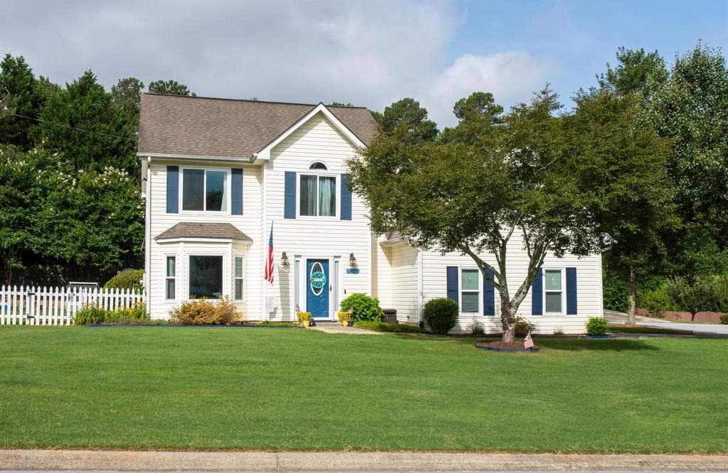 4 bedroom, 3 bathroom, 2,669 sq ft single family residence sold at 1755 IVY STONE Court, Buford, GA 30519