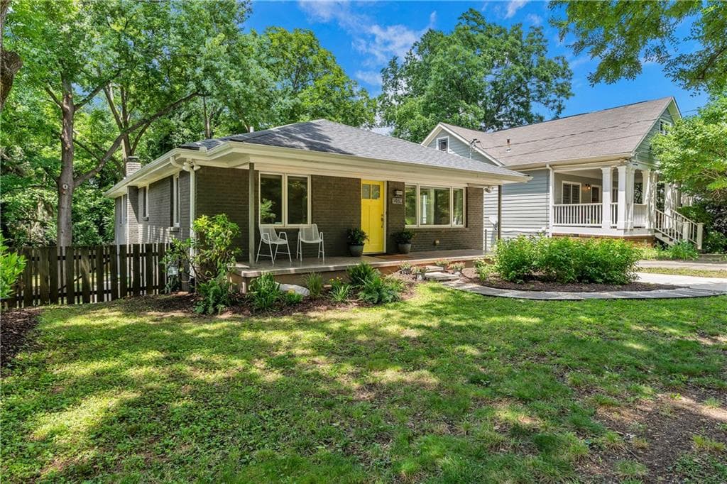 4 bedroom, 3 bathroom, 2,800 sq ft single family residence sold at 1480 Glenwood Avenue, Atlanta, GA 30316