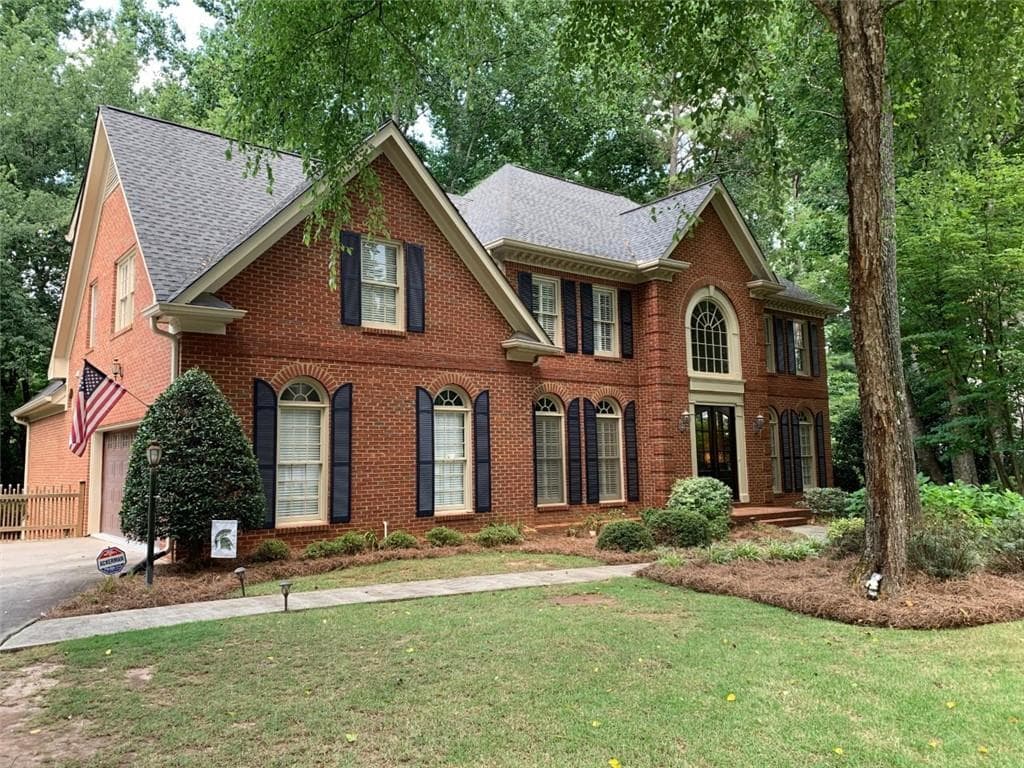5 bedroom, 5 bathroom, 3,864 sq ft single family residence sold at 420 Guardsman Court, Alpharetta, GA 30022