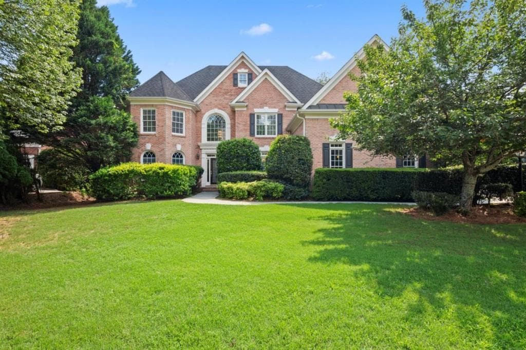 6 bedroom, 5 bathroom, 5,710 sq ft single family residence sold at 1075 Gunter Court, Alpharetta, GA 30022