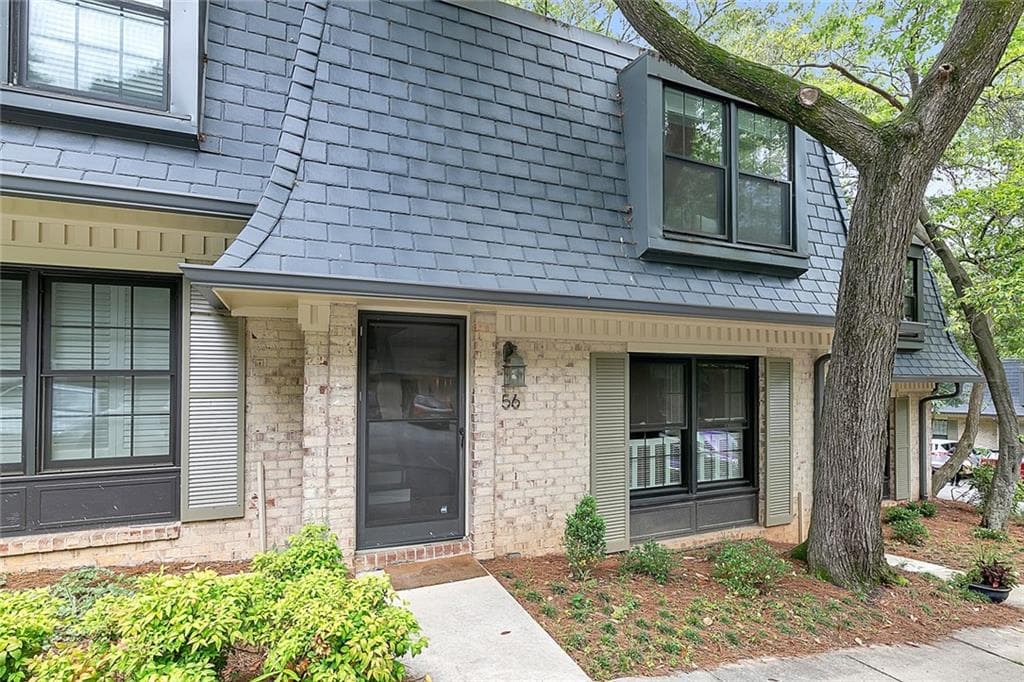 2 bedroom, 3 bathroom, 1,300 sq ft condominium sold at 56 Cantey Place, Atlanta, GA 30327
